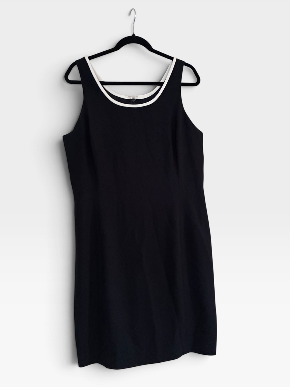 Jones New York Black Slip Dress with Cream Trim Sz 16